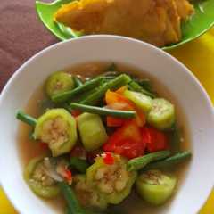 A picture of Sayur asem simpel.