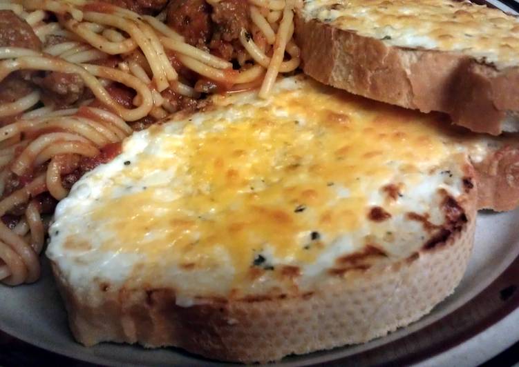 Simple Way to Prepare Favorite Three cheese garlic bread