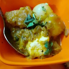 A picture of Potato, onion and Paneer curry.