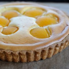 Cheesecake Tart with Yellow Peaches A picture of Cheesecake Tart with Yellow Peaches.