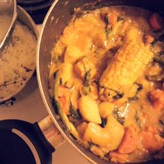 A picture of Curry Veggies and Rice.