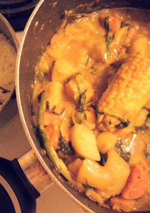 A picture of Curry Veggies and Rice.
