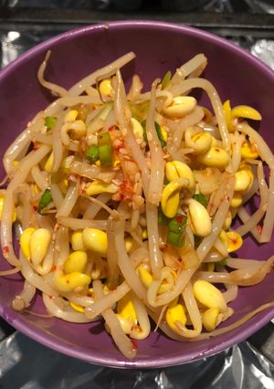 Hình của món Giá đậu nành trộn kiểu Hàn - công thức maangchi.