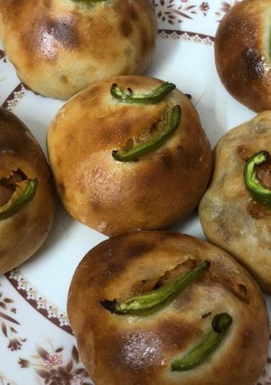 A picture of Chicken Bun.