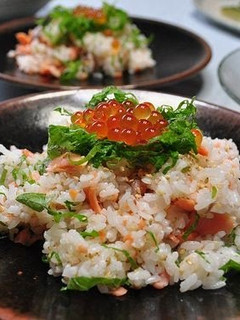 A picture of For Summer! Salmon and Shiso Chirashi Sushi.