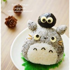 A picture of Totoro Rice Balls.