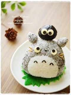 A picture of Totoro Rice Balls.