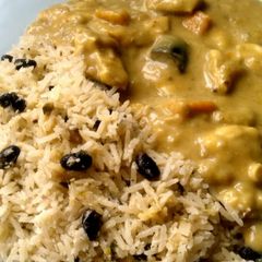 A picture of Vickys Jamaican-Style Coconut Mango Chicken Curry GF DF EF SF NF.
