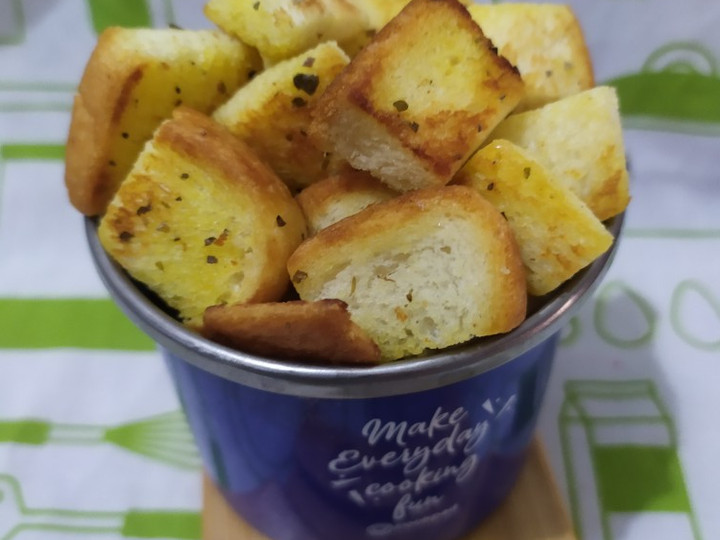 Ini dia! Resep gampang memasak Croutons Roti Tawar Teflon (snack) yang nikmat