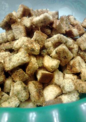 A picture of 7-Grain Ranch Seasoned Croutons.