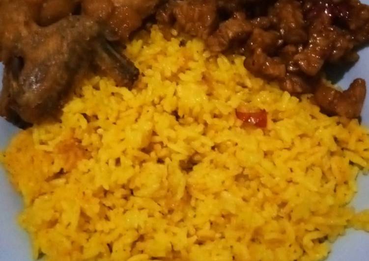 Nasi kuning with ayam goreng feat tempe orek #intipISIpiringku