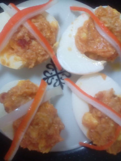 Una foto de Huevos rellenos de atún