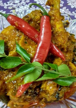 A picture of Red chilli chicken curry.