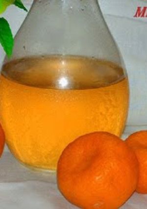 A picture of Tangerine Liqueur.