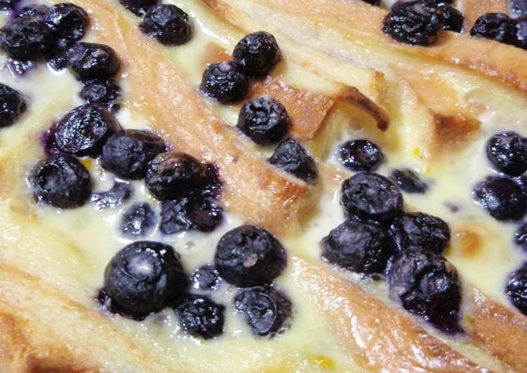 Step-by-Step Guide to Make Homemade Blueberry Bread Pudding