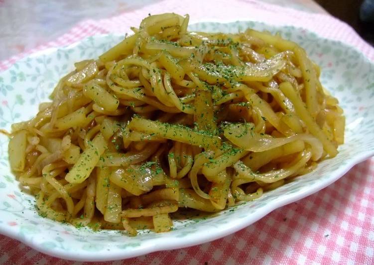 How to Prepare Favorite Yakisoba Noodles with Potatoes