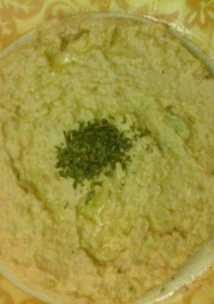 A picture of Fuol with Tahini.