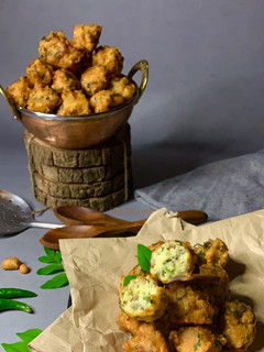 A picture of Rajasthani Moong dal pakode.