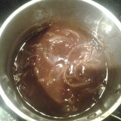 A picture of Onion gravy.