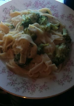 A picture of Broccoli and Noodle surpreme.