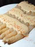 Espárragos con mayonesa de huevo duro