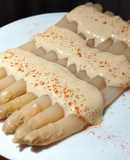 Espárragos con mayonesa de huevo duro