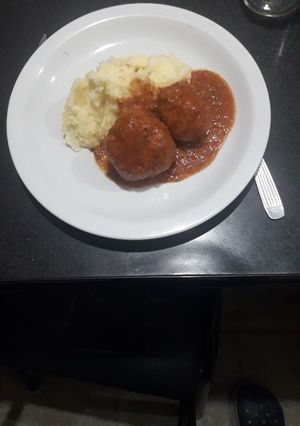 Una foto de Albóndigas con puré (receta de casa)