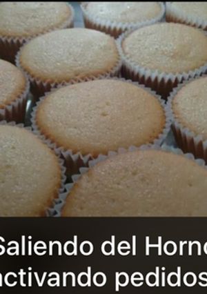 Una foto de Cupcakes de vainilla con aceite