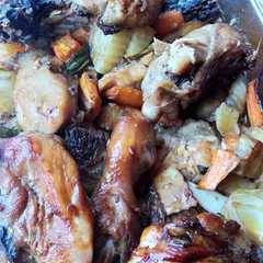 A picture of Roasted chicken n vegetable.