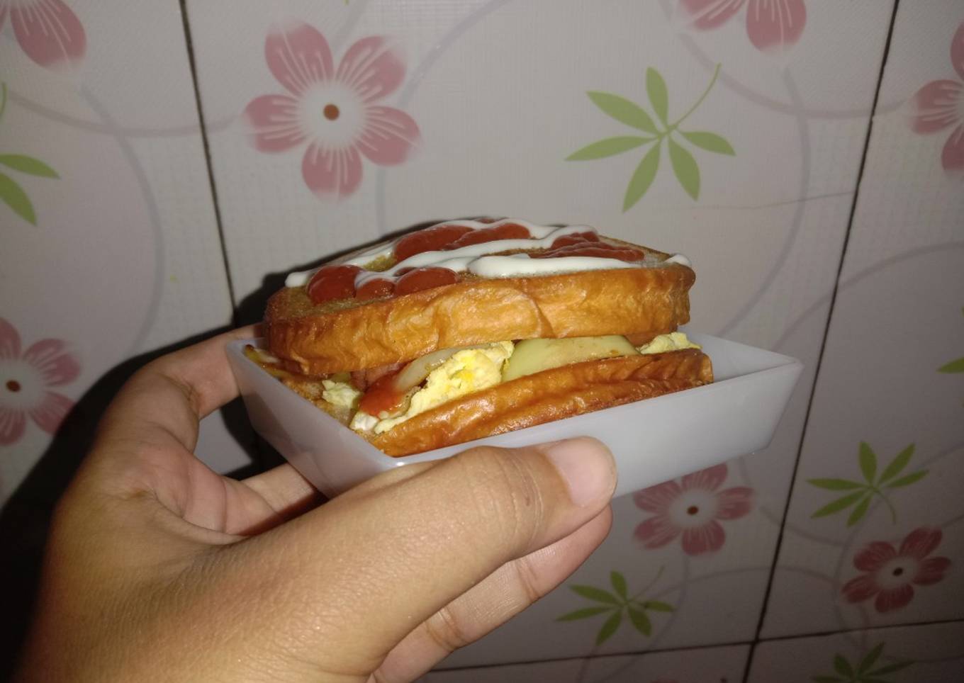 Sandwich bakar sosis teriyaki + scramble egg simpel