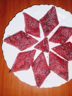 A picture of Madia ki barfi (flour fudge) 🌼🍂.