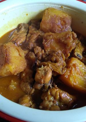 A picture of Chicken curry.
