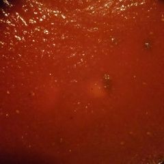 A picture of Tomato marinara sauce.