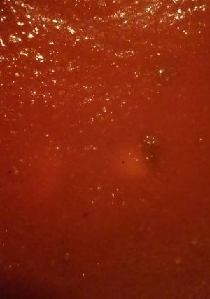 A picture of Tomato marinara sauce.