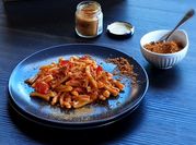 Una foto di pasta al tonno scatola