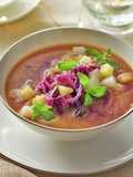 Sopa de col lombarda. Exquisita