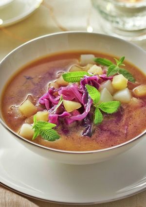 Una foto de Sopa de col lombarda. Exquisita