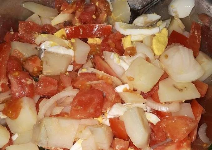 Ensalada de papa, huevo y tomate Receta de LA COLO BARBIE ?- Cookpad