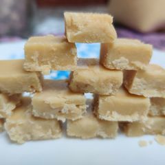 A picture of Halkhova /Milk Burfi.