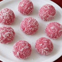 A picture of Coconut rose ladoo.