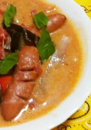A picture of Rich Buttermilk Tomato Soup.