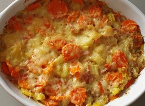 Une photo de Gratin de patisson, pommes de terre, carottes