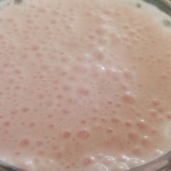 A picture of Strawberry milk shake.