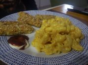 Una foto de coditos con queso cheddar