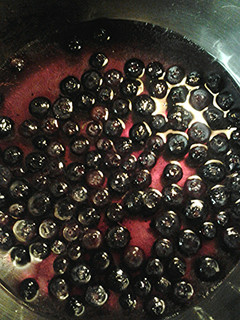 A picture of Simple blueberry syrup.