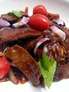 A picture of Beef With Ginger In Hoisin Sauce.
