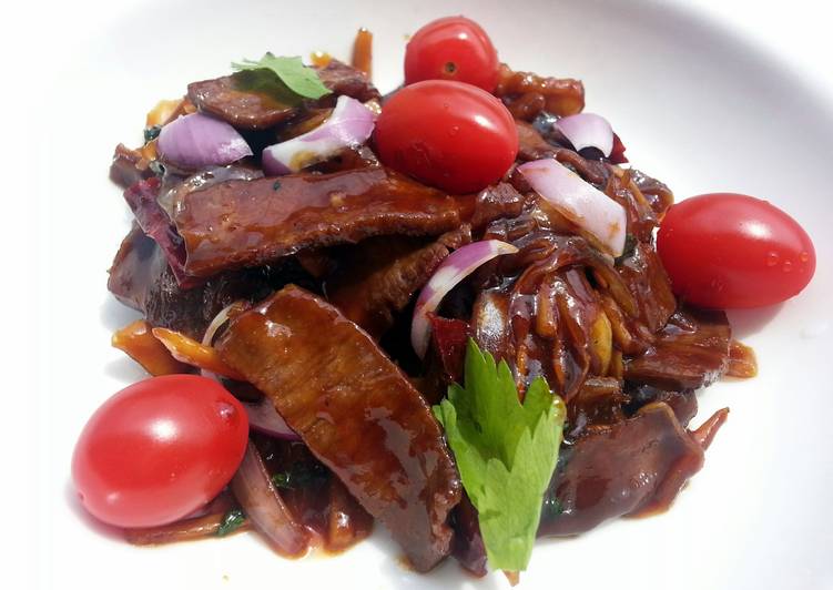 Step-by-Step Guide to Prepare Super Quick Homemade Beef With Ginger In Hoisin Sauce