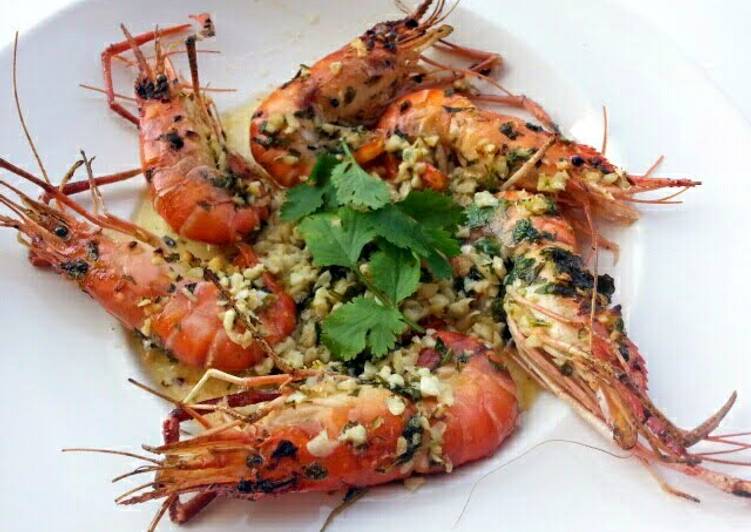 Simple Way to Prepare Ultimate Baked Garlic Butter Prawn