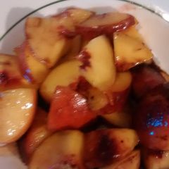 A picture of Balsamic peach dessert.