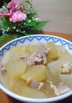 A picture of Winter Melon & Chicken Simmer, to Enjoy the Taste of Chicken.